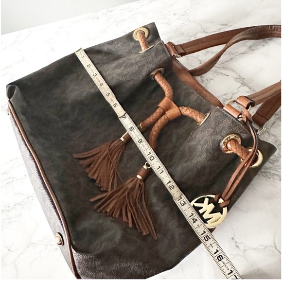 Michael Kors bag - Picture 3 of 8